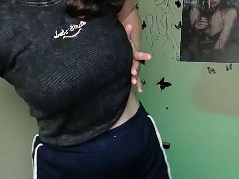 LadyAlice_ লাইভ XXX চ্যাট