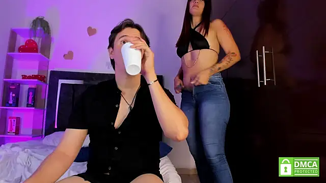 Chat +18 de Mariana_and_Ronny ao vivo