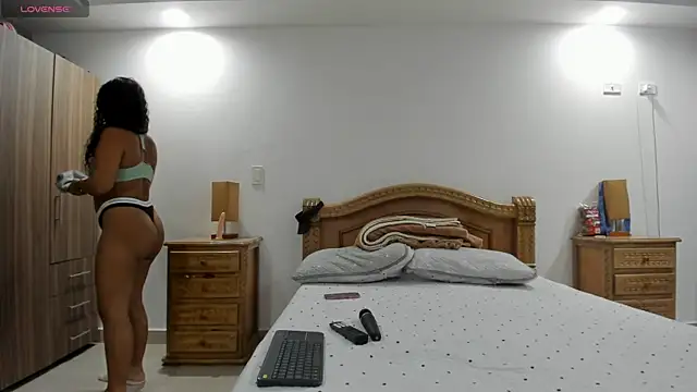 Laura_Miller1's Live XXX Chat