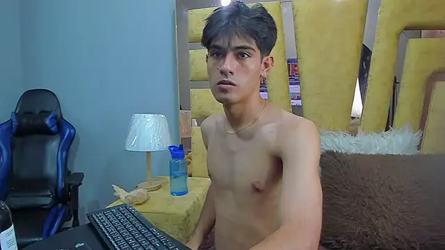 Chat XXX en directo de TaylerCruz