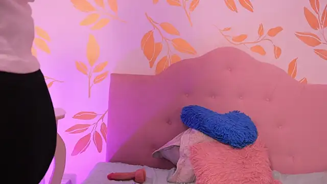 alix_bay Adlı Modelin Canlı XXX Sohbeti