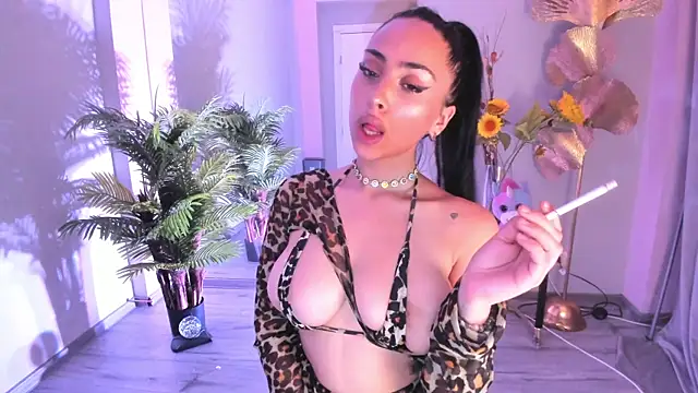 Cupcake_Izzy 라이브 XXX 채팅