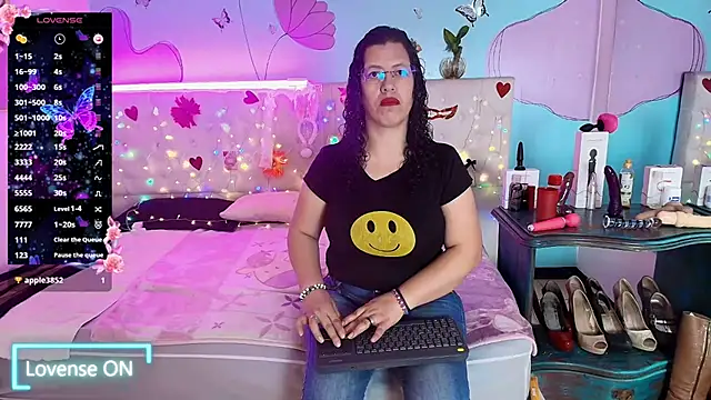 Zaly_mature 现场XXX聊天