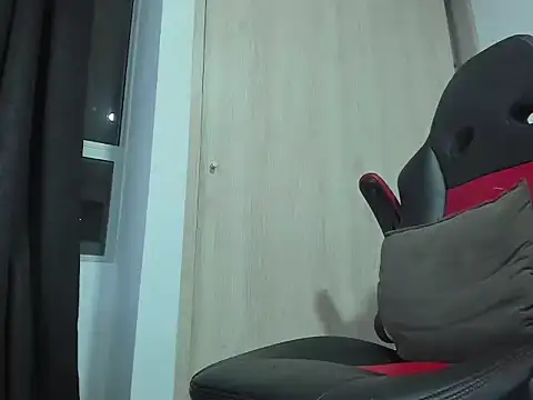 XXX chat uživo modela Alexander_Martines