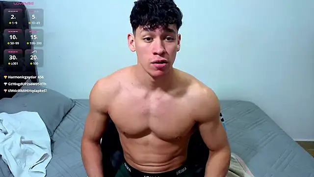 Luke_Muscle élő XXX-chatje