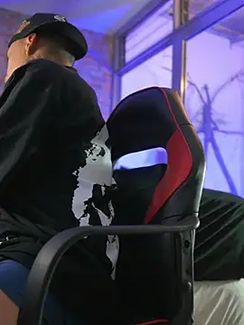 AlphaMasterXxx 现场XXX聊天