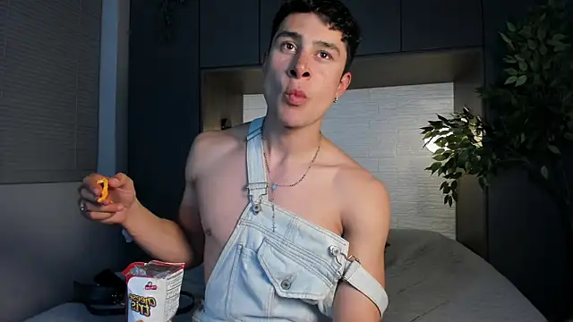 Pokazy przed kamerką – AustinJones_
