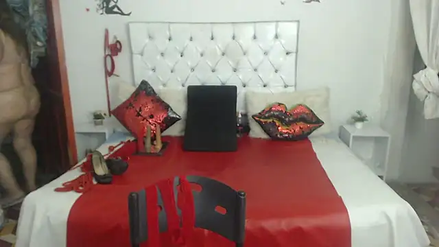 Sweetbigcatt Live XXX-Chat