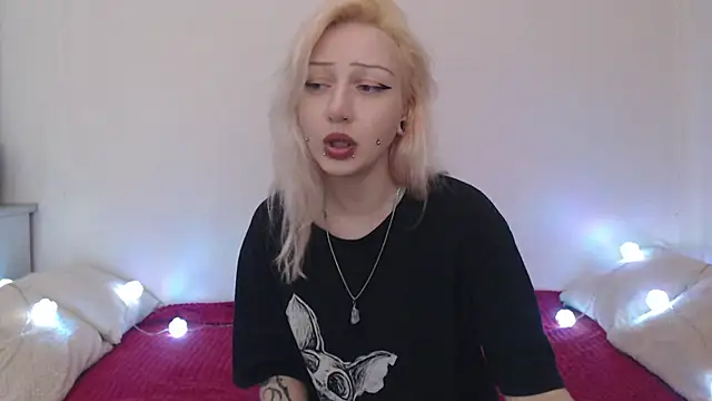 Emily_hardcore 即時 XXX 聊天