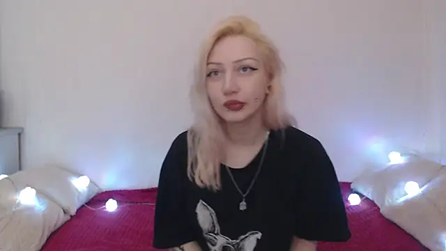Emily_hardcore 即時 XXX 聊天
