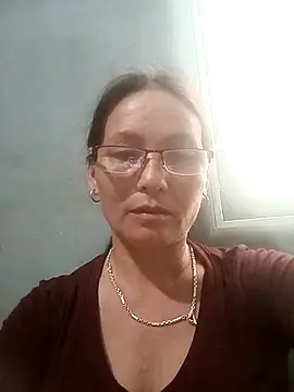 Chatroom XXX en direct de Cucci07
