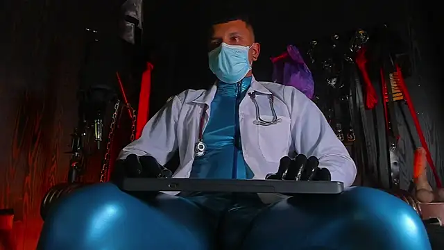 Master_Connor_BDSM 即時 XXX 聊天