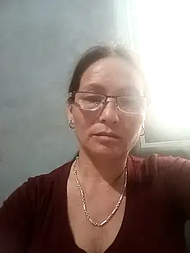 Chatroom XXX en direct de Cucci07
