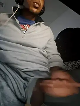 bigboytoy912 Adlı Modelin Canlı XXX Sohbeti