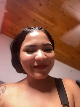 Chat XXX ao vivo de kiaradolls