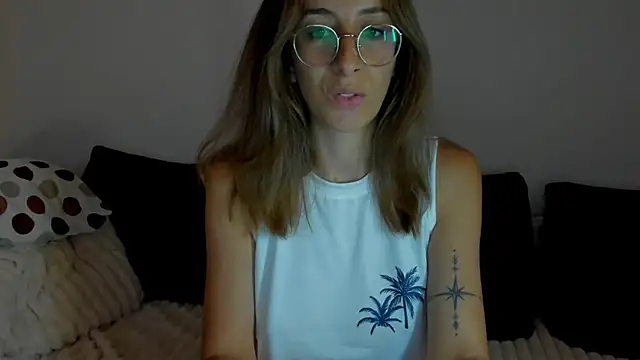 Chatroom XXX en direct de DesireMore90
