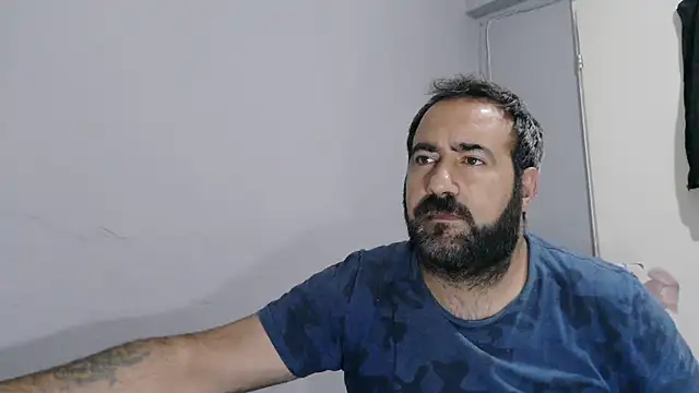 -dark-look- Live XXX-Chat
