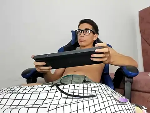 Steel_jheder Live XXX-Chat