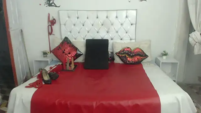 Sweetbigcatt Chat XXX in diretta