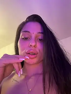 Olivia_Noor 即時 XXX 聊天