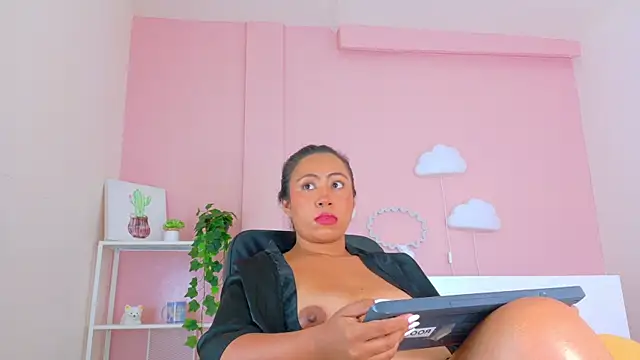 צ'אט XXX בשידור חי של SeleneGibson__
