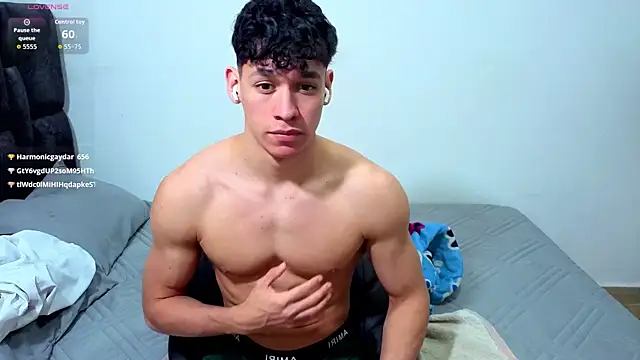 Luke_Muscle 即時 XXX 聊天