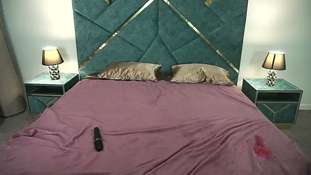 Chat +18 de SinfulKittenn ao vivo