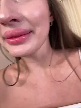 Czat XXX na żywo – LillyNatty18