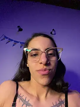 Poison_Ivy_29's Live XXX Chat
