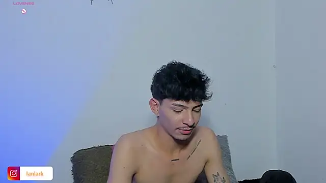 _IanLark live XXX chat