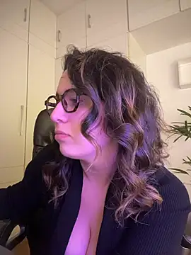 Chat +18 de amooraaamoon ao vivo
