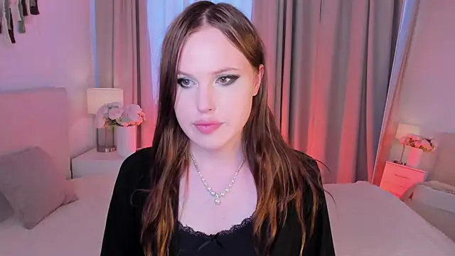 EffieMinki's Live XXX Chat