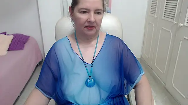 leonela_69のライブXXXチャット