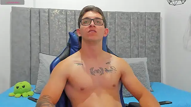 Calvin_Hunter Adlı Modelin Canlı XXX Sohbeti