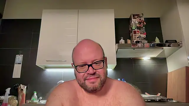 theitalianbear Chat XXX live