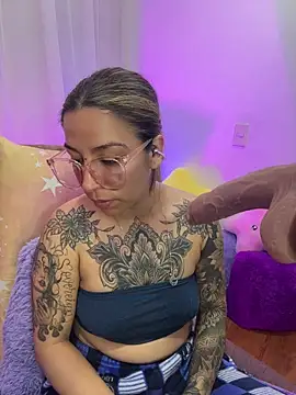 Chat +18 de _antonella_dreamss ao vivo