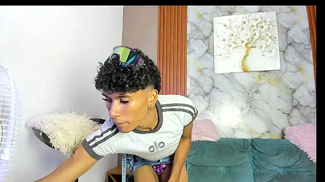 BOUL_GUYS live XXX chat