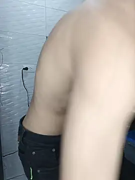 Chat +18 de _king_emir ao vivo