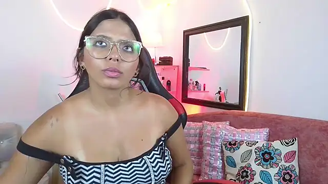 Czat XXX na żywo – Megaan_Greey