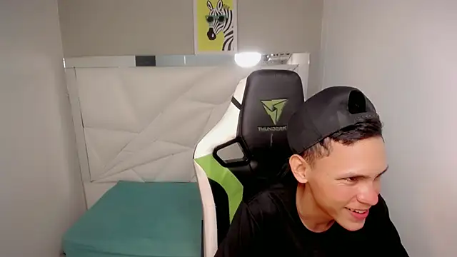 Chat +18 de sombra_18 ao vivo