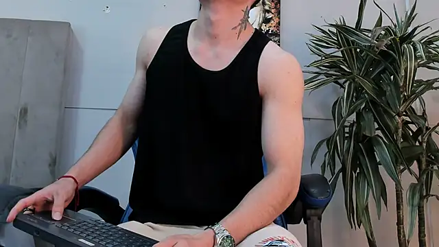 roan_birkin Show Webcam