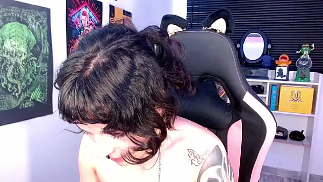 Chat +18 de neena_nyx_ ao vivo