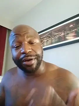 EggplantMonster4: διαδικτυακό σόου στην κάμερα