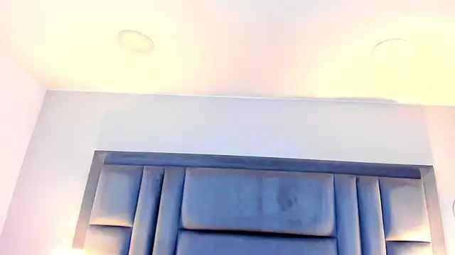LaylaaDoll's Live XXX Chat