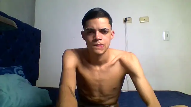 Latinos_2001 Adlı Modelin Canlı XXX Sohbeti