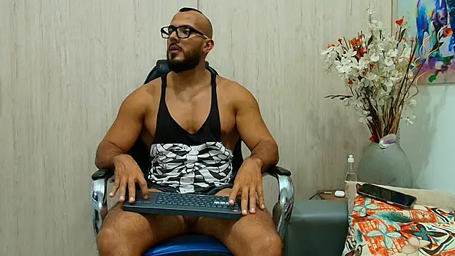 Chat +18 de karymmusclet777 ao vivo