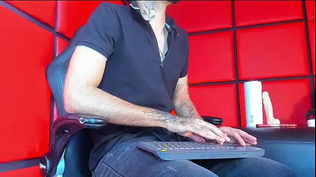 Daniel_huge22のライブXXXチャット