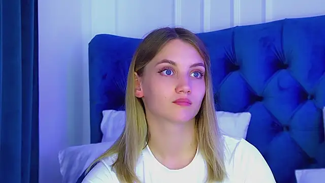 StacyEvances live XXX chat