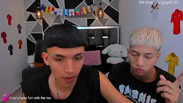 Juan_Nd_Steven Live XXX-Chat