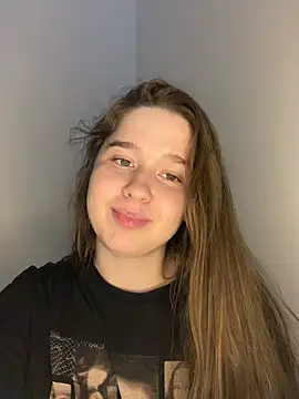 دردشة HornyGirlH الجنسية المباشرة